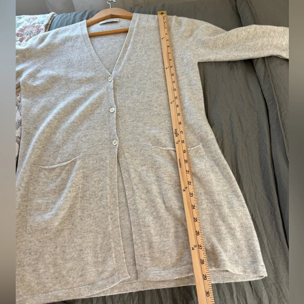 Brunello Cucinelli Cashmere Long Lightweight Cardigan. Size Small. - Picture 10 of 16